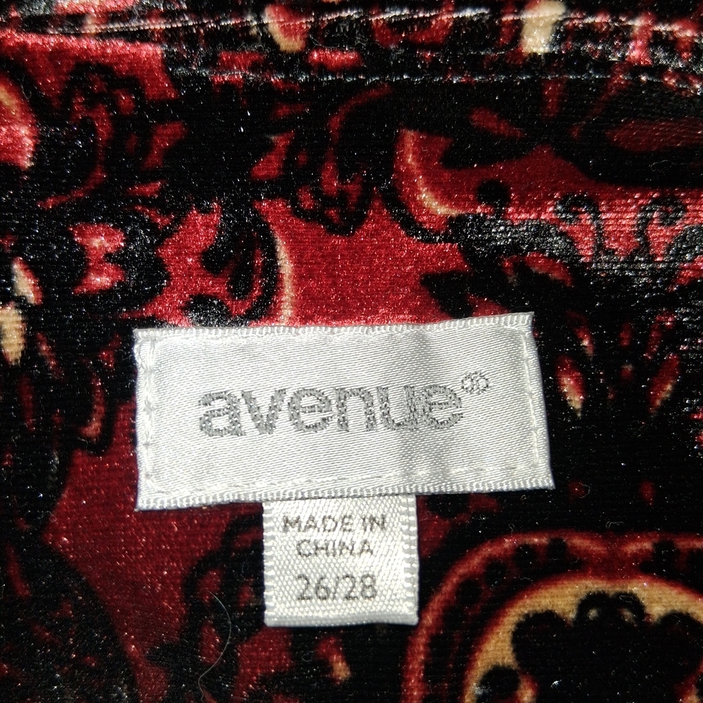 Avenue Women Size 26/28 Burgundy Velvet Long Sleeve Dress - Picture 2 of 16